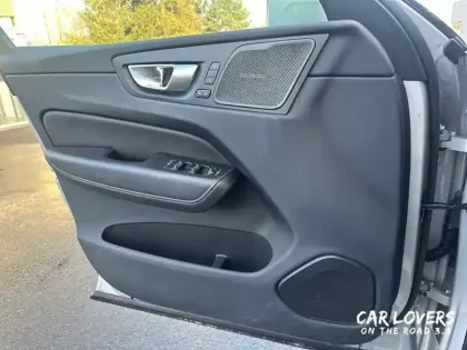 Photo 22 Volvo Xc60  T8 Recharge AWD 310 ch + 145 ch Geartronic 8