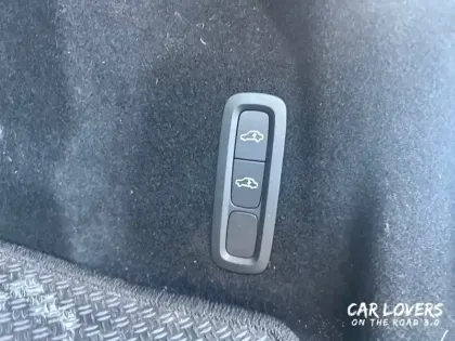 Photo 35 Volvo Xc60  T8 Recharge AWD 310 ch + 145 ch Geartronic 8