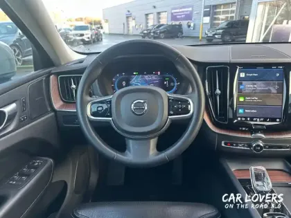 Photo 8 Volvo Xc60  T8 Recharge AWD 310 ch + 145 ch Geartronic 8