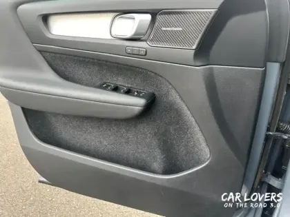 Photo 22 Volvo Xc40  B3 163 ch DCT7