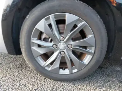 Photo 12 Peugeot 208  Electrique 50 kWh 136ch