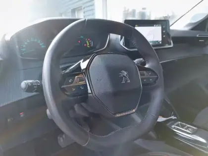 Photo 8 Peugeot 208  Electrique 50 kWh 136ch