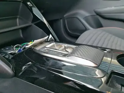 Photo 13 Peugeot 208  Electrique 50 kWh 136ch