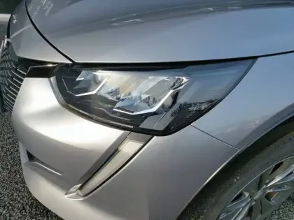 Photo 15 Peugeot 208  Electrique 50 kWh 136ch