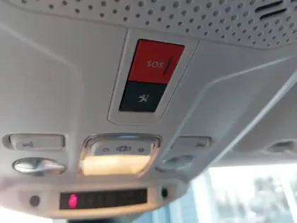 Photo 18 Peugeot 208  Electrique 50 kWh 136ch