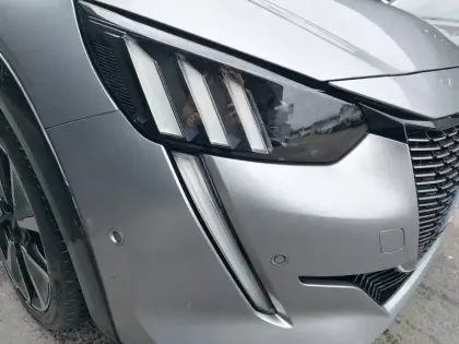 Photo 15 Peugeot 208  Electrique 50 kWh 136ch