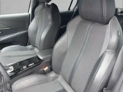 Photo 10 Peugeot 208  Electrique 50 kWh 136ch