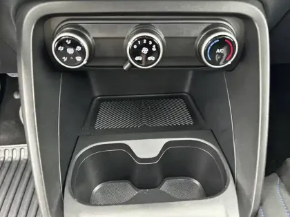 Photo 19 Citroën C3  Turbo 100 ch BVM6