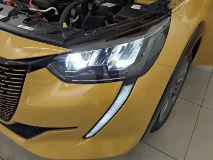 Photo 15 Peugeot 208  Electrique 50 kWh 136ch