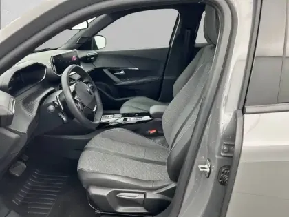 Photo 10 Peugeot 2008  BlueHDi 130 S&S EAT8