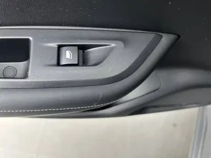 Photo 17 Peugeot 2008  BlueHDi 130 S&S EAT8