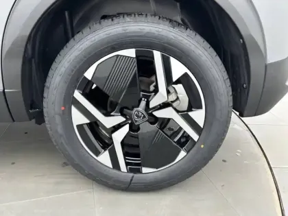 Photo 12 Peugeot 2008  BlueHDi 130 S&S EAT8