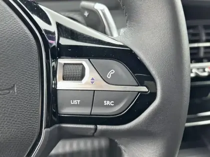 Photo 24 Peugeot 2008  BlueHDi 130 S&S EAT8