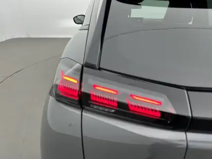 Photo 16 Peugeot 2008  BlueHDi 130 S&S EAT8