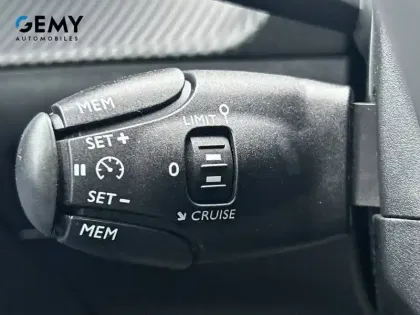 Photo 44 Peugeot 208  PureTech 100 S&S BVM6