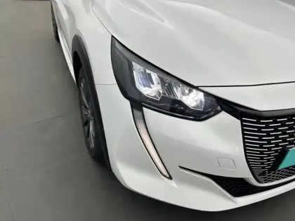 Photo 15 Peugeot 208 Gén. II Ph1 Active 5