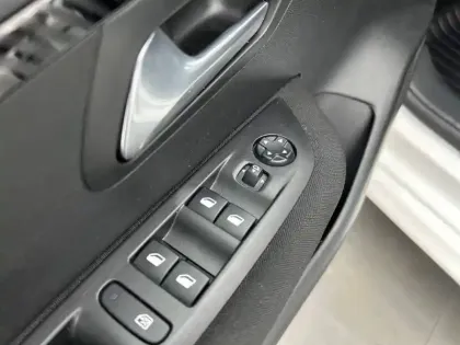 Photo 17 Peugeot 208 Gén. II Ph1 Active 5