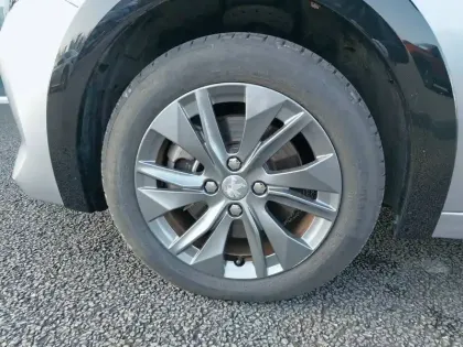 Photo 12 Peugeot 208  Electrique 50 kWh 136ch