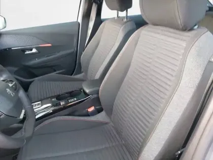 Photo 10 Peugeot 208  Electrique 50 kWh 136ch