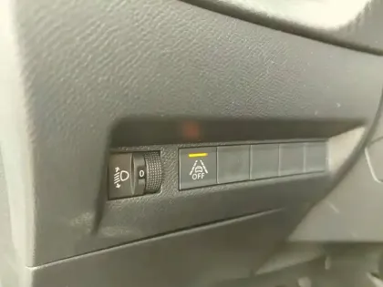 Photo 18 Peugeot 208  Electrique 50 kWh 136ch