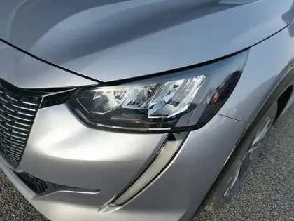 Photo 15 Peugeot 208  Electrique 50 kWh 136ch