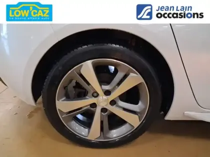 Photo 8 Peugeot 308  PureTech 130ch S&S BVM6