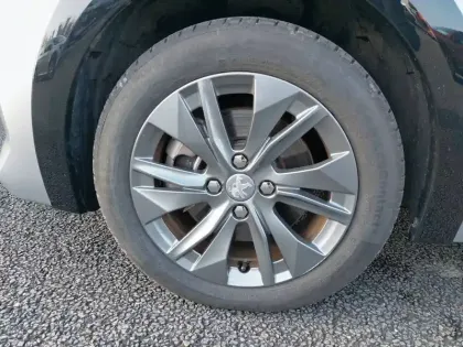 Photo 12 Peugeot 208  Electrique 50 kWh 136ch