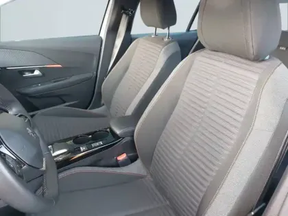 Photo 10 Peugeot 208  Electrique 50 kWh 136ch