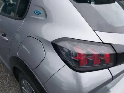 Photo 16 Peugeot 208  Electrique 50 kWh 136ch