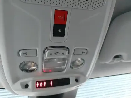 Photo 19 Peugeot 208  Electrique 50 kWh 136ch