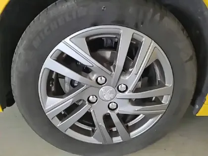 Photo 12 Peugeot 208  PureTech 75 S&S BVM5