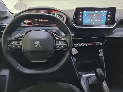 Photo 7 Peugeot 208  PureTech 75 S&S BVM5