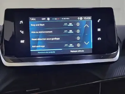 Photo 20 Peugeot 208  PureTech 75 S&S BVM5