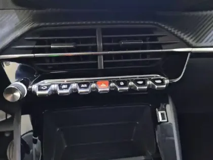 Photo 24 Peugeot 208  PureTech 75 S&S BVM5