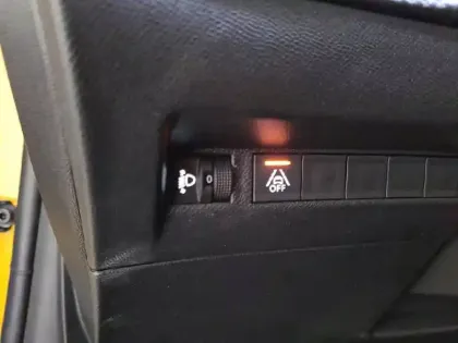 Photo 28 Peugeot 208  PureTech 75 S&S BVM5