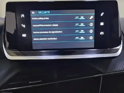 Photo 21 Peugeot 208  PureTech 75 S&S BVM5