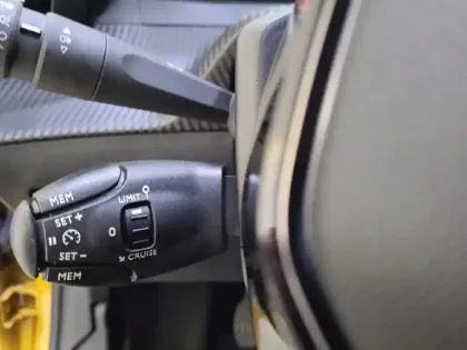 Photo 25 Peugeot 208  PureTech 75 S&S BVM5