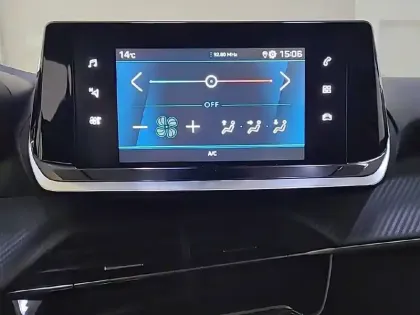 Photo 19 Peugeot 208  PureTech 75 S&S BVM5