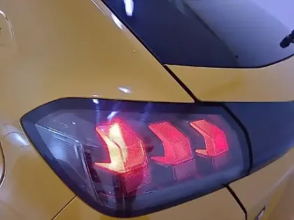 Photo 16 Peugeot 208  PureTech 75 S&S BVM5