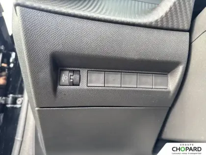 Photo 13 Peugeot 208  Hybrid 100 e-DCS6