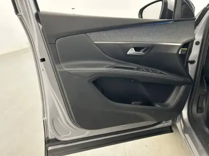 Photo 10 Peugeot 5008  BlueHDi 130ch S&S EAT8