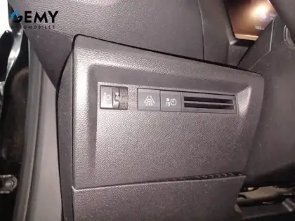 Photo 12 Citroën C4 e- 136 ch Automatique