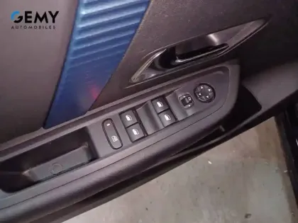 Photo 11 Citroën C4 e- 136 ch Automatique