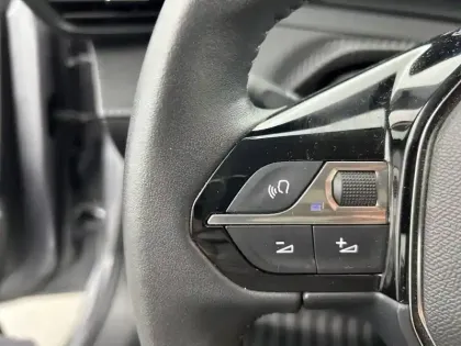 Photo 24 Peugeot 208  Electrique 50 kWh 136ch