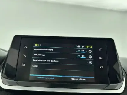 Photo 21 Peugeot 208  Electrique 50 kWh 136ch