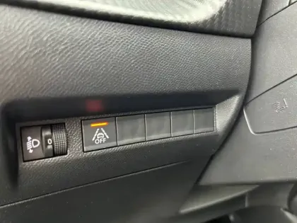 Photo 27 Peugeot 208  Electrique 50 kWh 136ch