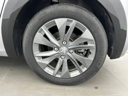 Photo 12 Peugeot 208  Electrique 50 kWh 136ch