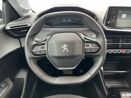 Photo 8 Peugeot 208  Electrique 50 kWh 136ch