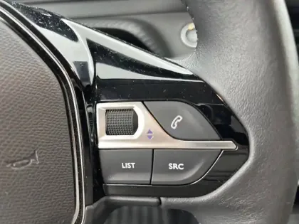 Photo 25 Peugeot 208  Electrique 50 kWh 136ch