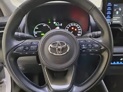 Photo 8 Toyota Yaris  Hybride 116h